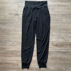 Women’s Athleta Salutation Jogger Black Size Medium Tall